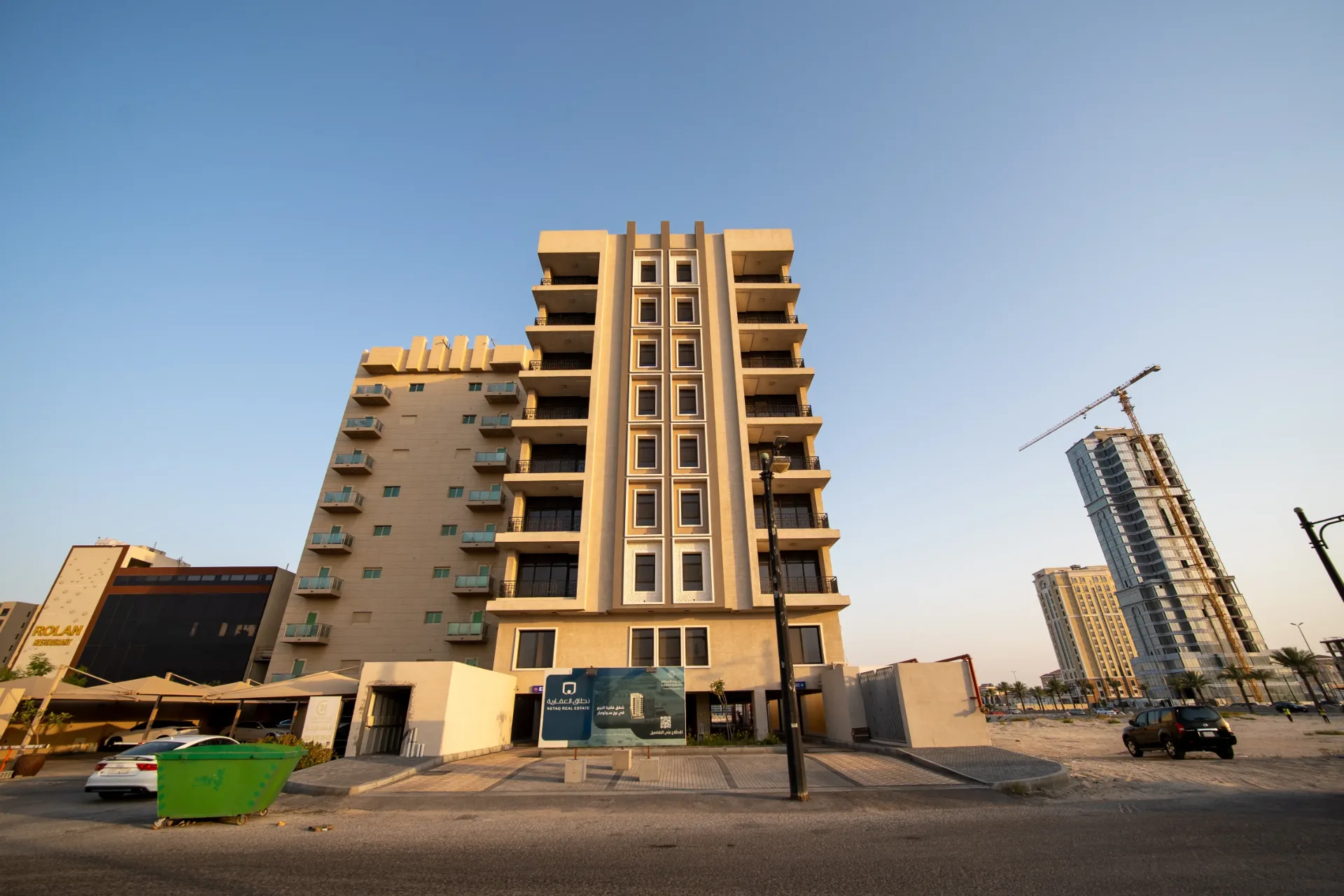 الاصابع، الخبر