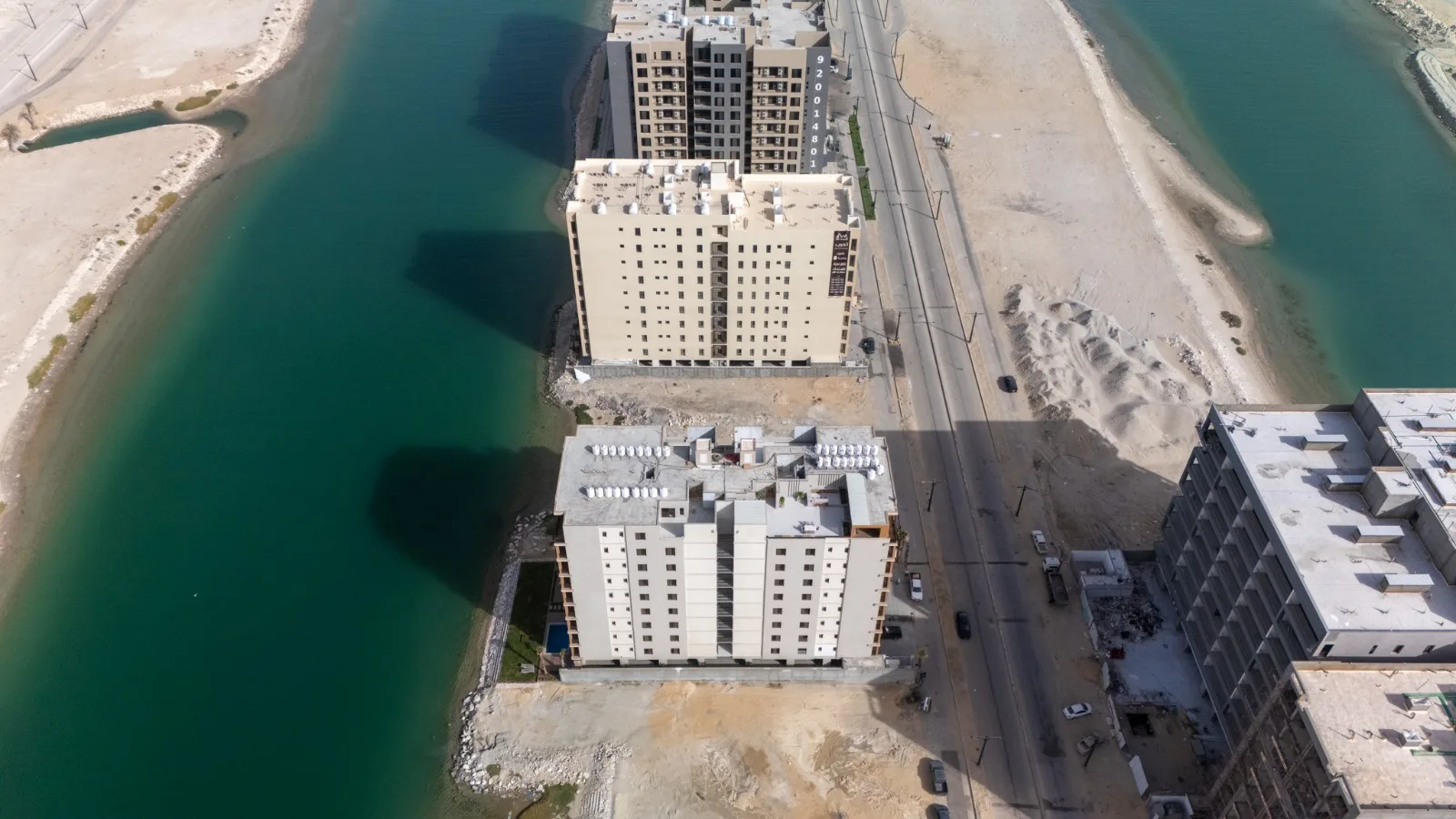 🌊 شقة فاخرة بإطلالة بحرية كاملة للبيع 📍 الخبر – الخور (الأصابع) 🏢 مشروع BLUB BAY — صورة 1