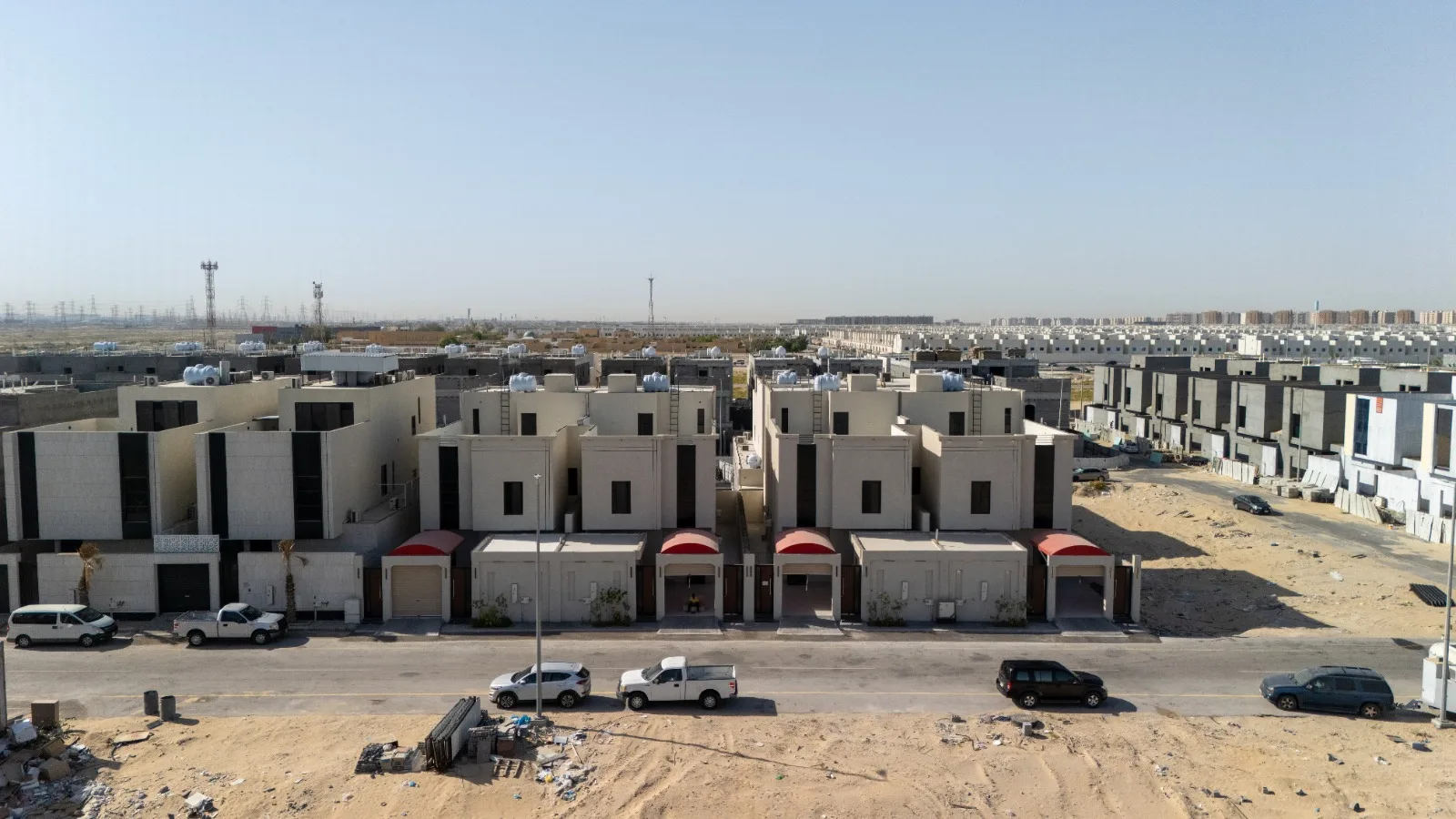 📍فيلا منفصلة الدمام - مخطط الشروق  بالقرب من المحاور الرئيسية — صورة 1