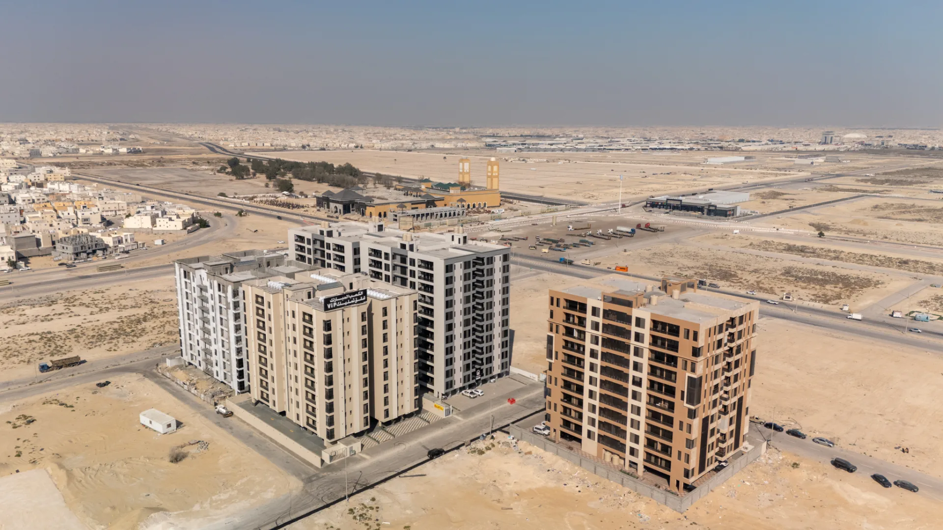 شقة سكنية للبيع – ضاحية الملك فهد (الحي العاشر) – طريق المطار — صورة 1